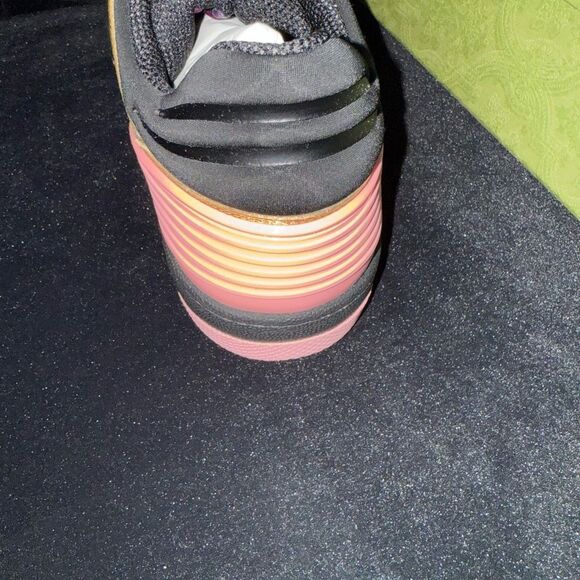 Brand new with box and dustbag Gucci Wmns Basket 'Black Gold Pink size 11 - Picture 10 of 12